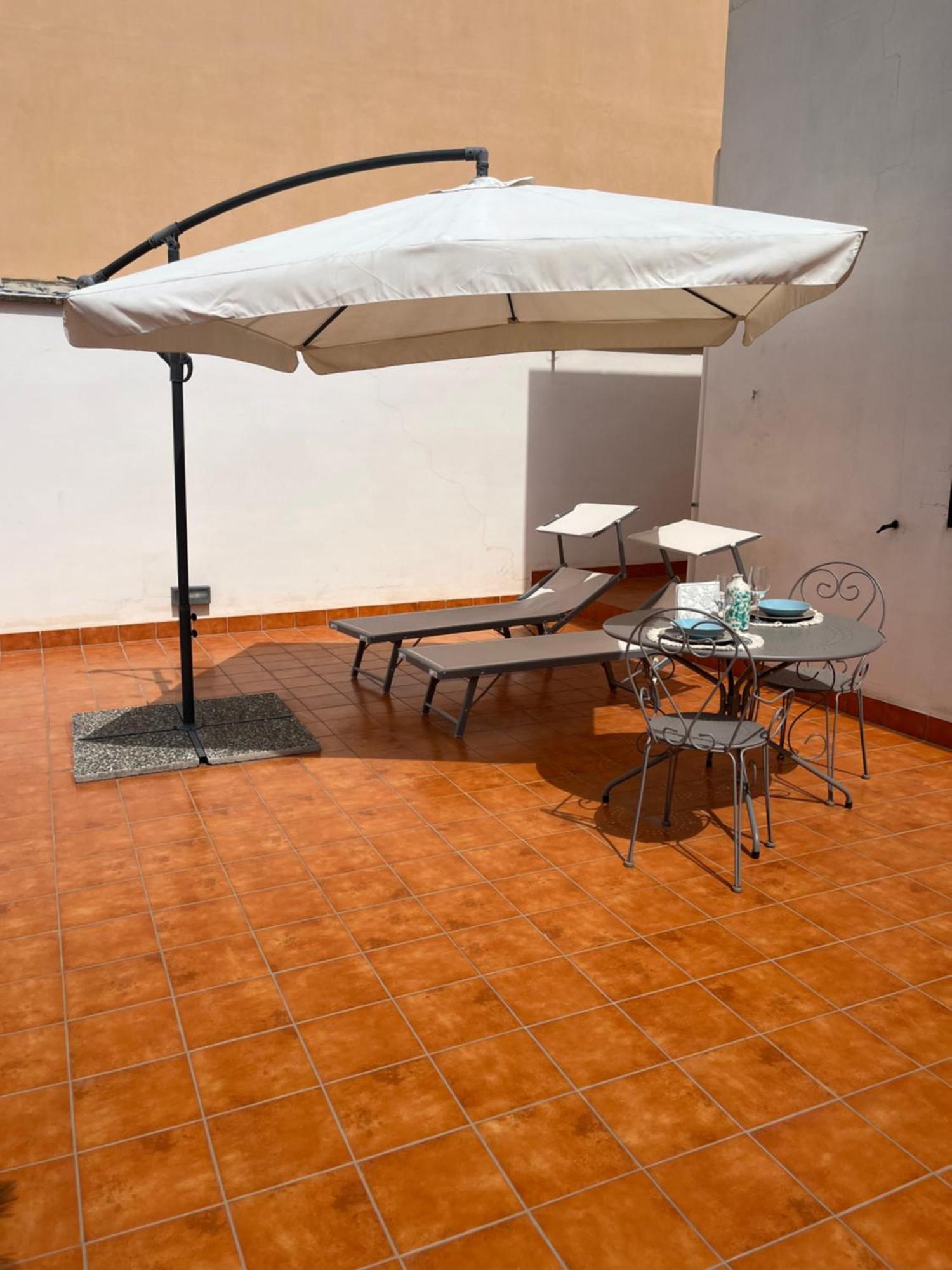 La Terrazza Di Nonno Ciccio Apartment โมโนโปลี ภายนอก รูปภาพ